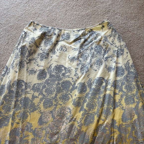 Isda & Co Yellow & Silver Floral Skirt - Picture 2 of 8